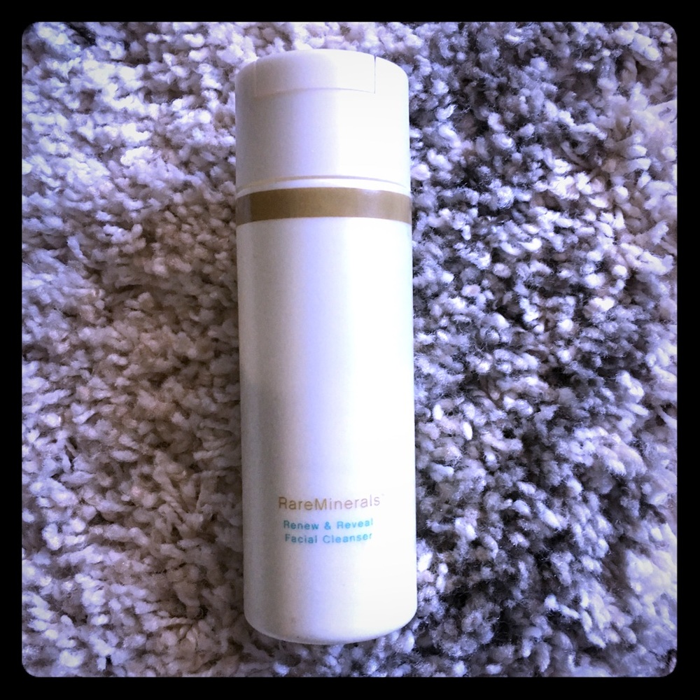Rare minerals by bare escentuals facial cleanser